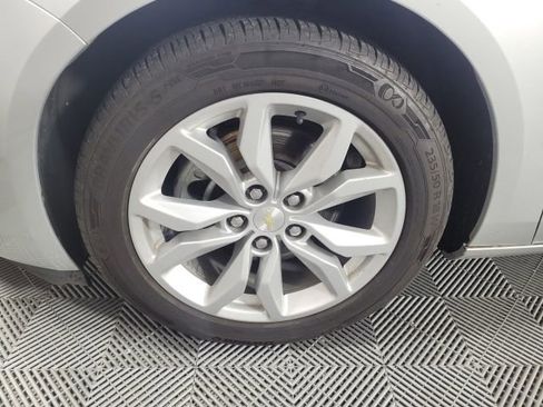 Used 2017 Chevrolet Impala LT FWD image 19