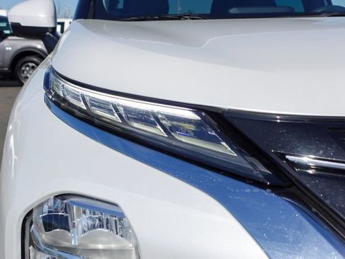 Used 2023 Mitsubishi Outlander SE image 3