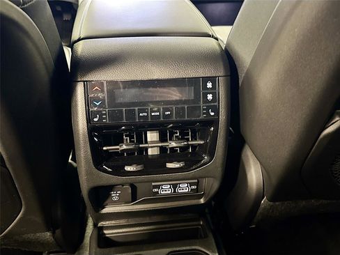 Used 2025 Jeep Grand Cherokee L Limited w/ Black Appearance Package image 25