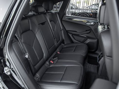 Certified 2026 Porsche Macan image 34