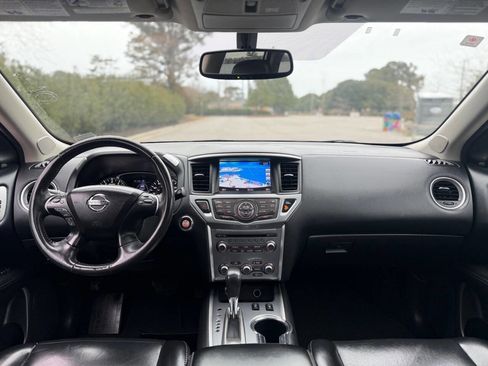 Used 2017 Nissan Pathfinder SL w/ SL Premium Package image 12