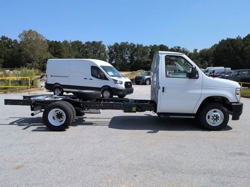 New 2026 Ford E-450 and Econoline 450 Super Duty w/ Ambulance Prep Package image 3
