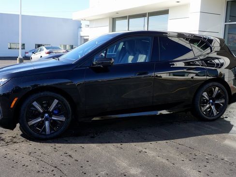 Used 2025 BMW iX M60 image 2