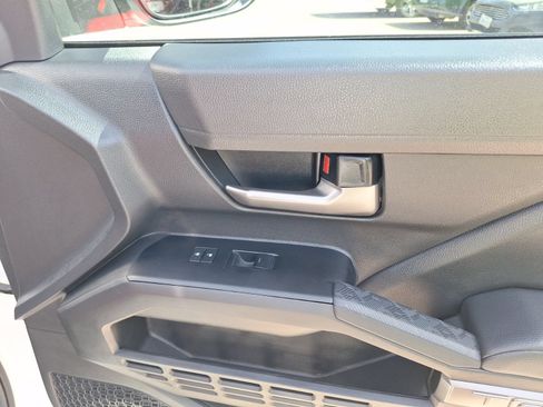 Used 2025 Toyota Tacoma TRD Sport AWD/4WD image 35
