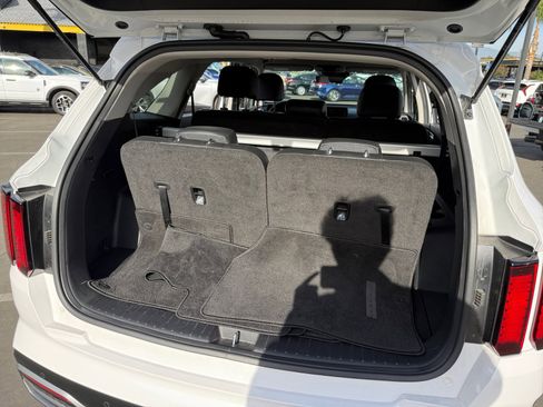 Used 2023 Kia Sorento S image 22