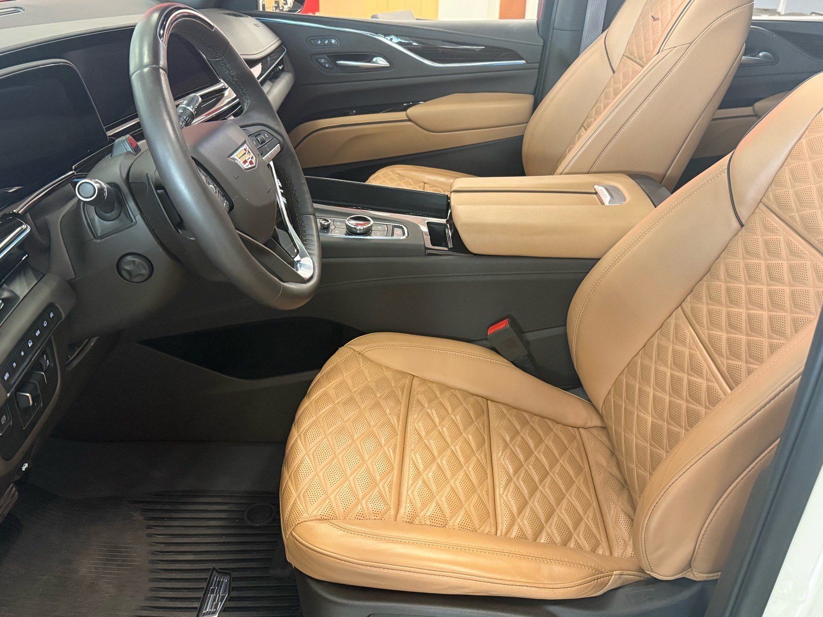 Used 2023 Cadillac Escalade Premium Luxury w/ Performance Package AWD/4WD image 10