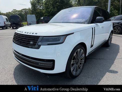 Used 2023 Land Rover Range Rover Long Wheelbase SE AWD/4WD image 4