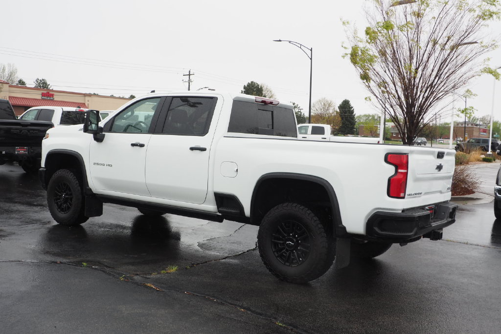 Used 2025 Chevrolet Silverado 2500 ZR2 w/ Technology Package AWD/4WD image 7