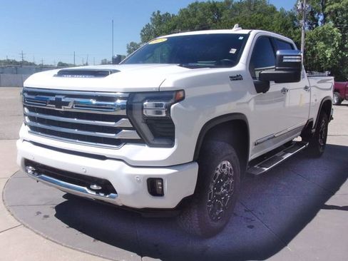 Used 2025 Chevrolet Silverado 2500 High Country w/ Technology Package AWD/4WD image 24