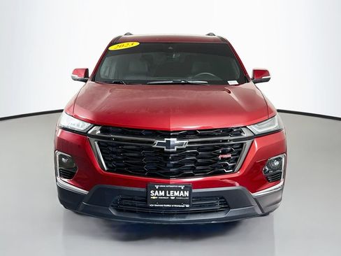 Used 2023 Chevrolet Traverse RS FWD image 2