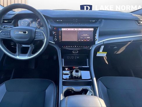 New 2026 Jeep Grand Cherokee Altitude image 10