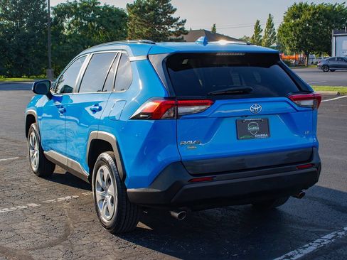 Used 2021 Toyota RAV4 LE FWD image 7