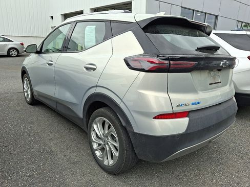 Certified 2023 Chevrolet Bolt EUV LT w/ Comfort Package FWD image 4