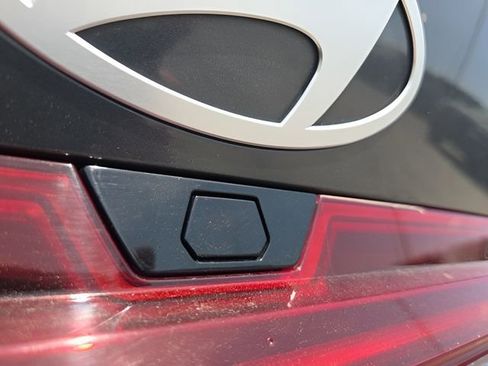 Used 2025 Hyundai Elantra Blue image 18