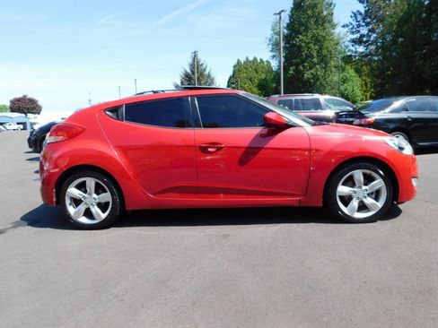 Used 2014 Hyundai Veloster w/ Style Package 02 FWD image 19
