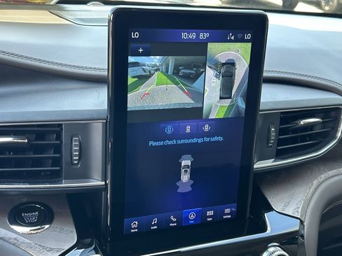 Used 2022 Ford Explorer Platinum w/ Technology Package image 23