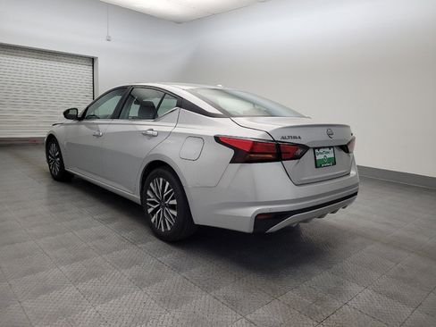 Used 2024 Nissan Altima 2.5 SV image 5