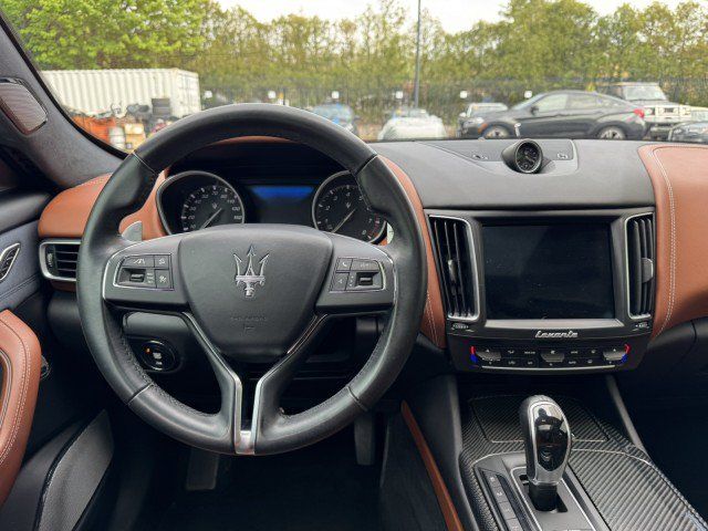 Used 2017 Maserati Levante S AWD/4WD image 30