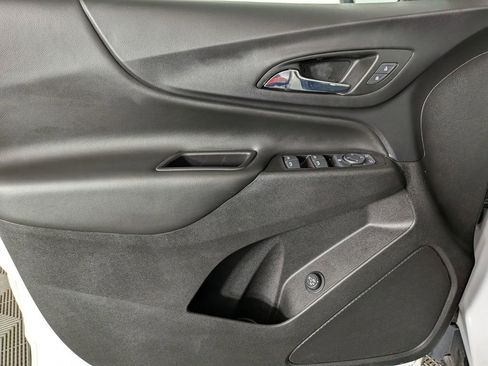 Used 2019 Chevrolet Equinox LT image 16