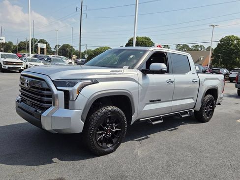 Used 2025 Toyota Tundra Limited AWD/4WD image 3