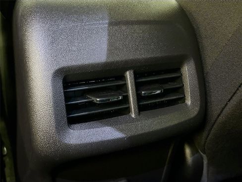 Used 2024 Chevrolet Equinox LT image 27