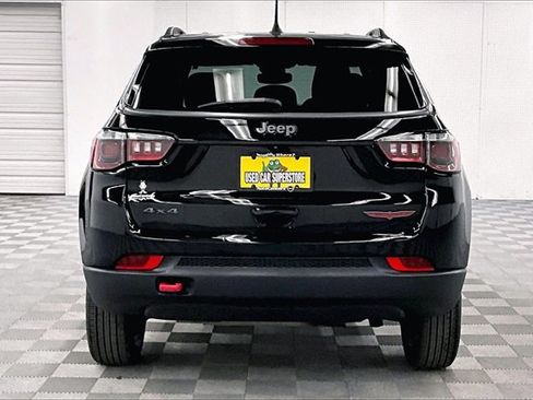 Used 2022 Jeep Compass Trailhawk image 4