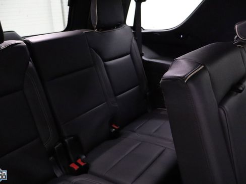 Used 2023 GMC Yukon SLT image 28