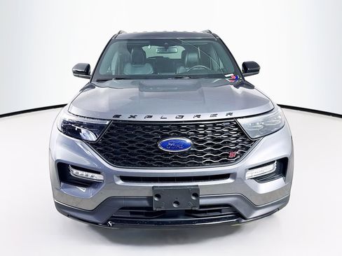 Used 2022 Ford Explorer ST image 3