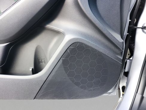 Used 2024 Subaru Crosstrek 2.0i Premium image 28