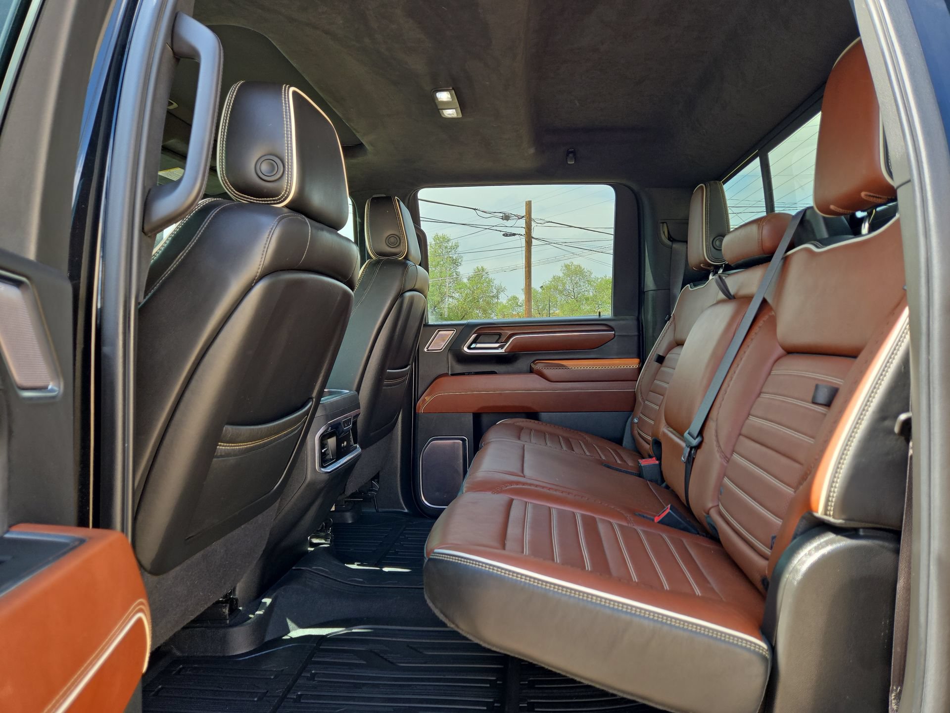 Used 2024 GMC Sierra 2500 Denali Ultimate AWD/4WD image 13