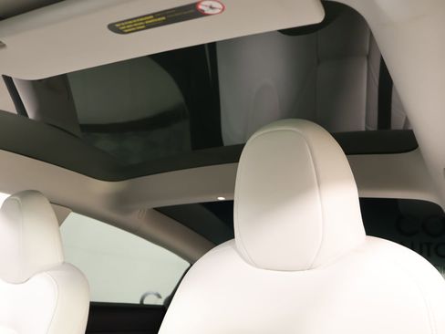 Used 2023 Tesla Model 3 Performance image 15