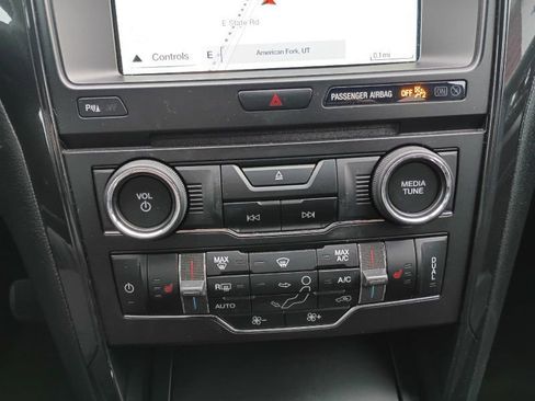 Used 2018 Ford Explorer XLT w/ Equipment Group 202A image 15