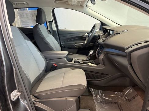Used 2019 Ford Escape SE image 11