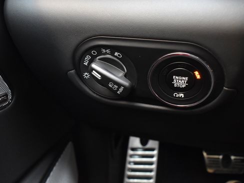 Used 2021 Maserati Levante S GranSport image 32