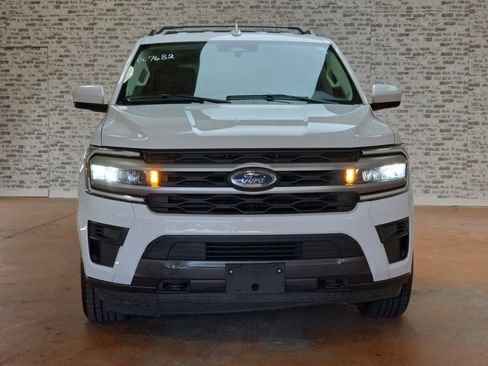 Used 2023 Ford Expedition Max XLT image 2