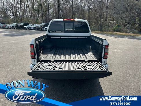 Used 2022 Nissan Frontier SV image 8