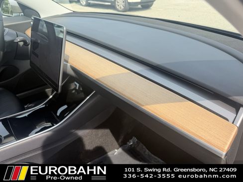 Used 2018 Tesla Model 3 Long Range RWD image 19