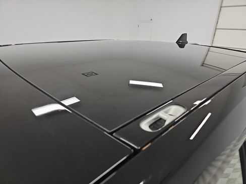 Used 2025 Rivian R1T Adventure image 13