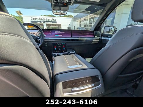 Used 2025 Cadillac Escalade Sport AWD/4WD image 11