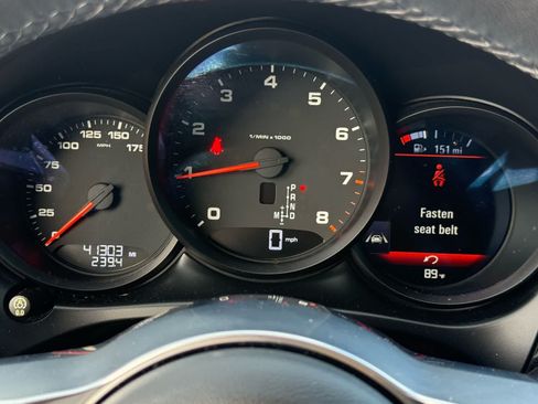 Used 2020 Porsche Macan AWD/4WD image 18