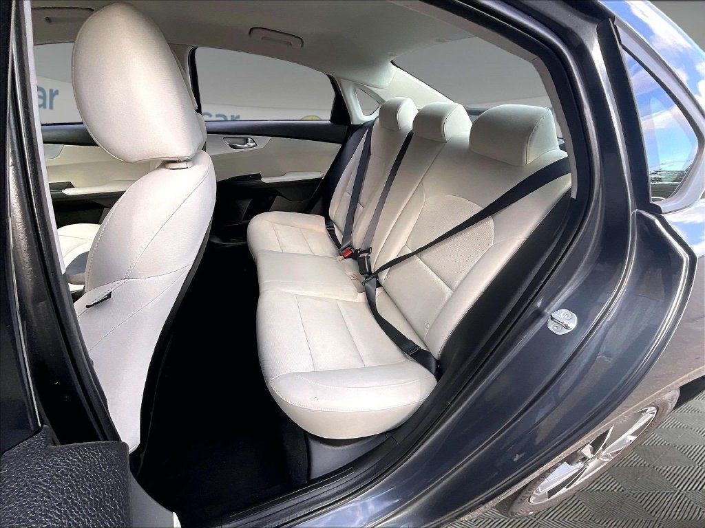 Used 2023 Kia Forte LXS w/ LXS Technology Package FWD image 13