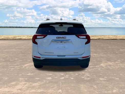 Used 2024 GMC Terrain SLT w/ Infotainment Package II image 11