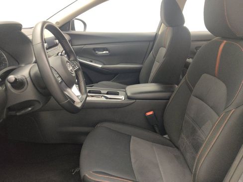 Used 2025 Nissan Sentra SR FWD image 17