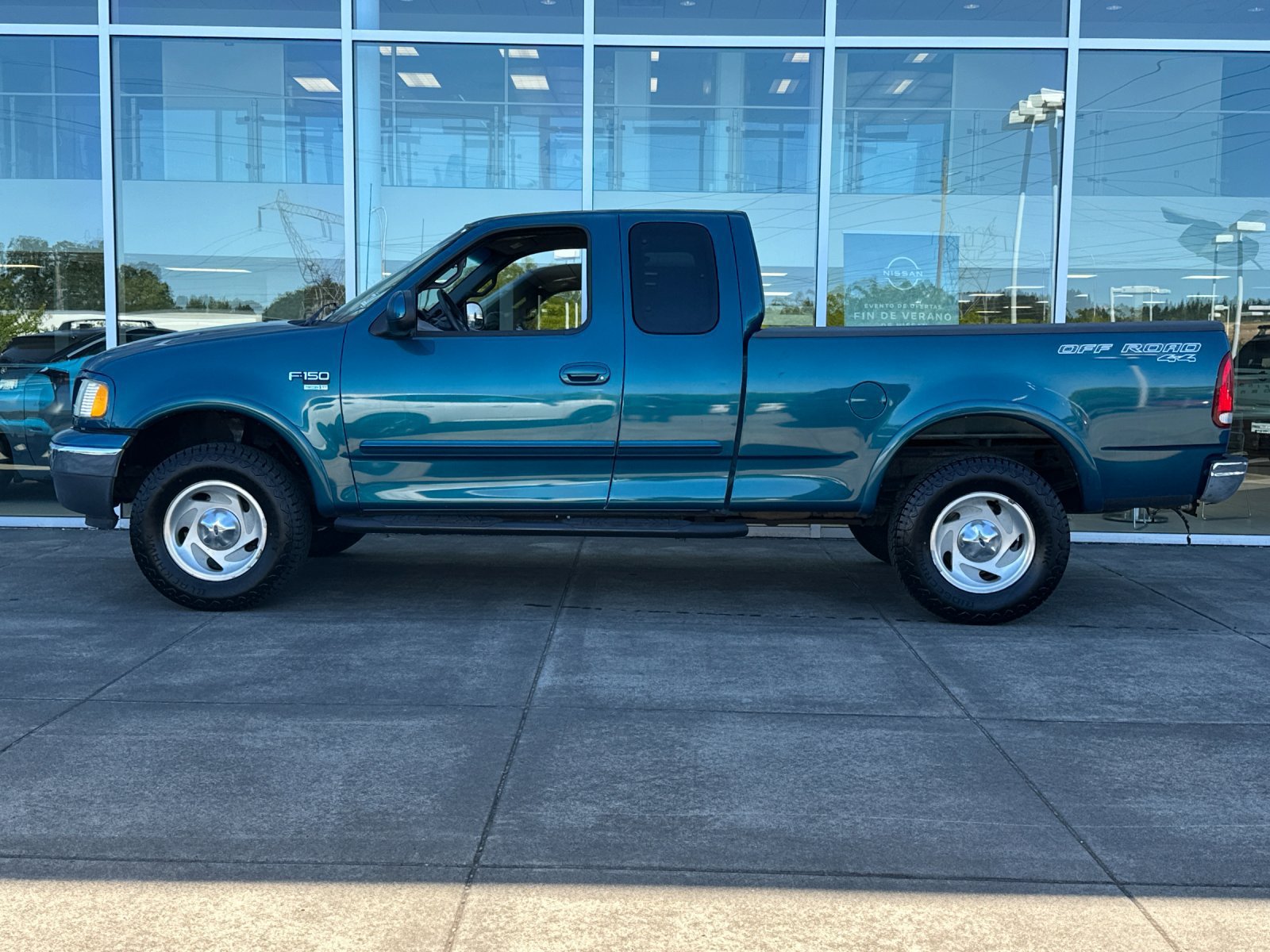 Used 2001 Ford F150 XLT AWD/4WD image 7