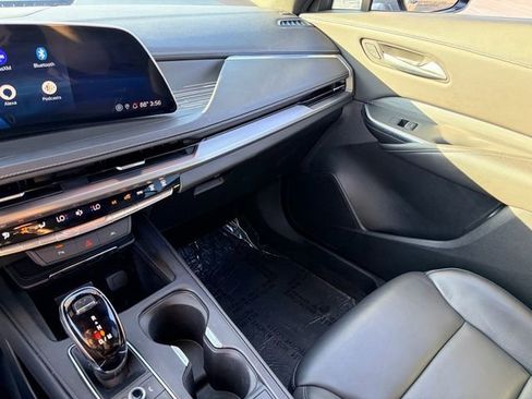 Used 2024 Cadillac XT4 Premium Luxury image 28