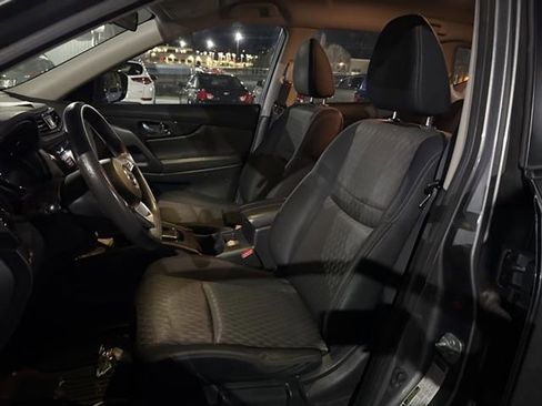 Used 2017 Nissan Rogue S image 10