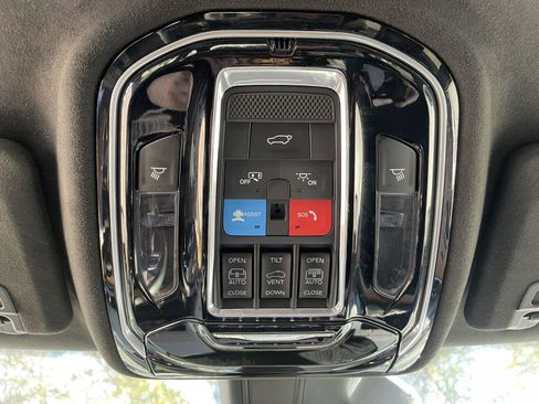 Certified 2022 Jeep Grand Cherokee Summit image 32