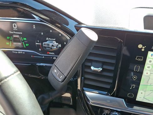 Used 2025 GMC Sierra 1500 Elevation AWD/4WD image 14
