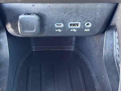 Used 2022 Chevrolet TrailBlazer LT w/ Confidence II Package FWD image 29
