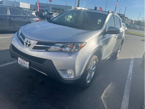 Used 2014 Toyota RAV4 XLE image 2